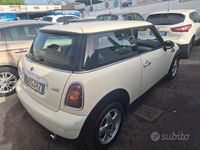 Usata Mini Cooper 95 CV (69 kW) 2008 Beige Utilitaria