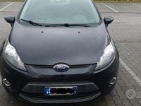 Usata Ford Fiesta 97 CV (71 kW) 2012 Nero Utilitaria