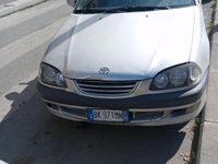 Usata Toyota Avensis 90 CV (66 kW) 2000 Grigio Station wagon