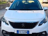Usata Peugeot 2008 Active 82 CV (60 kW) 2017 Bianco SUV