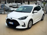 Usata Toyota Yaris Hybrid 92 CV (67 kW) 2021 Bianco Berlina