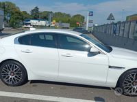 Usata Jaguar XE 200 CV (147 kW) 2019 Bianco Berlina