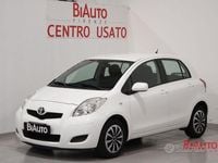 Usata Toyota Yaris Sol 69 CV (50 kW) 2010 Bianco Berlina