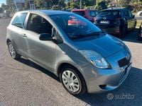 Begagnad Toyota Yaris Sol 90 HK (66 kW) 2007 Grå Sedan