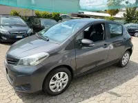 Usata Toyota Yaris Lounge 69 CV (50 kW) 2012 Grigio Utilitaria
