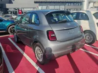 Begagnad Fiat 500e Action 42 kW (58 HK) 2024 Grå Sedan