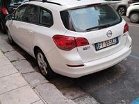 Usata Opel Astra 95 CV (69 kW) 2012 Bianco Station wagon