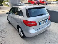 Usata Mercedes B180 Executive 109 CV (80 kW) 2013 Grigio chiaro Utilitaria