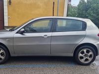 Usata Alfa Romeo 147 150 CV (110 kW) 2006 Grigio Utilitaria
