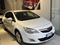 Usata Opel Astra Cosmo 110 CV (80 kW) 2012 Bianco Berlina