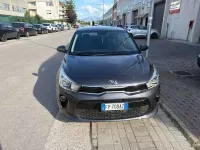 Usata Kia Rio Active 77 CV (56 kW) 2018 Argento Berlina