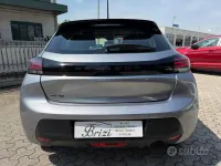Usata Peugeot 208 Style 101 CV (74 kW) 2025 Grigio Utilitaria