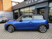 Usata Mini Cooper 114 kW (156 CV) 2025 Blazing blue Utilitaria