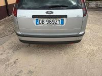 Occasion Ford Focus 100 ch (73 kW) 2006 Gris Citadine