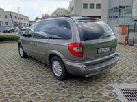 Usata Chrysler Voyager 143 CV (105 kW) 2007 Grigio Monovolume