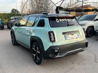 Nuova Renault R4 Komfort 110 kW (150 CV) 2025 Berlina