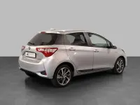 Usata Toyota Yaris Hybrid Active 101 CV (74 kW) 2019 Argento metallizzato Berlina