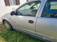 Usata Opel Corsa 60 CV (44 kW) 2004 Grigio Utilitaria