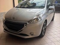 Usata Peugeot 208 68 CV (50 kW) 2015 Grigio Utilitaria