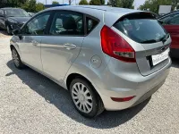 Usata Ford Fiesta Titanium 70 CV (51 kW) 2011 Argento Berlina