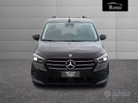 Nuevo Mercedes T180 116 CV (85 kW) 2026 Rojo Monovolumen
