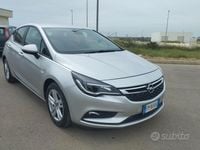 Usata Opel Astra Innovation 105 CV (77 kW) 2017 Argento Berlina