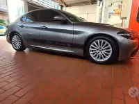 Usata Alfa Romeo Giulia 180 CV (132 kW) 2016 Grigio Berlina
