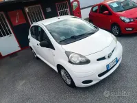 Usata Toyota Aygo 68 CV (50 kW) 2011 Bianco Utilitaria