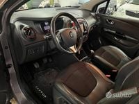 Usata Renault Captur 90 CV (66 kW) 2017 Grigio SUV