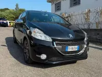 Usata Peugeot 208 Active 68 CV (50 kW) 2014 Nero Utilitaria