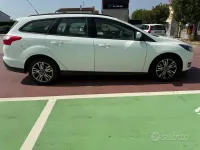 Usata Ford Focus 115 CV (84 kW) 2012 Bianco Station wagon