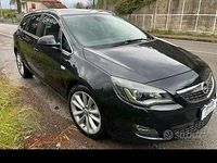 Usata Opel Astra 120 CV (88 kW) 2012 Nero Station wagon