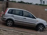 Usata Ford Fusion 68 CV (50 kW) 2004 Grigio Utilitaria