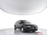Usata Alfa Romeo 147 Progression 116 CV (85 kW) 2003 Bluazzurro Utilitaria