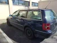 Usata VW Passat 110 CV (80 kW) 2001 Blu Station wagon
