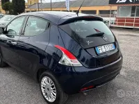 Usata Lancia Ypsilon Silver 69 CV (50 kW) 2016 Blu Utilitaria