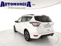 Usado Ford Kuga ST-Line 180 CV (132 kW) 2017 Blanco SUV