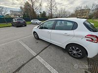 Usata Peugeot 208 Active 82 CV (60 kW) 2013 Bianco Utilitaria