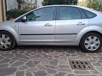 Usata Ford Focus 110 CV (80 kW) 2005 Grigio Berlina