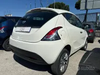 Gebraucht Lancia Ypsilon Gold 80 PS (58 kW) 2013 Weiß Kleinwagen