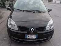 Usata Renault Scénic II Dynamique 101 CV (74 kW) 2006 Monovolume