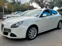Usata Alfa Romeo Giulietta Exclusive 105 CV (77 kW) 2012 Bianco Utilitaria