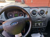 Usata Ford Fiesta 75 CV (55 kW) 2007 Nero Utilitaria