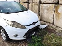Usata Ford Fiesta 68 CV (50 kW) 2010 Bianco Utilitaria