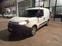 Usata Fiat Doblò S 90 CV (66 kW) 2022 Bianco Monovolume