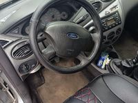 Begagnad Ford Focus 2003 Grå Sedan