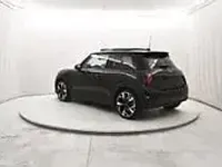 Käytetty Mini Cooper Favoured 204 HP (150 kW) 2024 Musta Viistoperä
