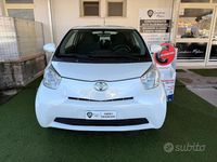 Usata Toyota iQ Sol 68 CV (50 kW) 2010 Bianco Utilitaria