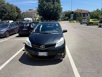 Usata Toyota Yaris 65 CV (47 kW) 2013 Nero Berlina