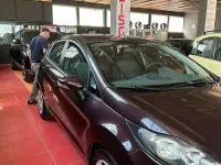 Usata Ford Fiesta Titanium 68 CV (50 kW) 2009 Rosso Berlina